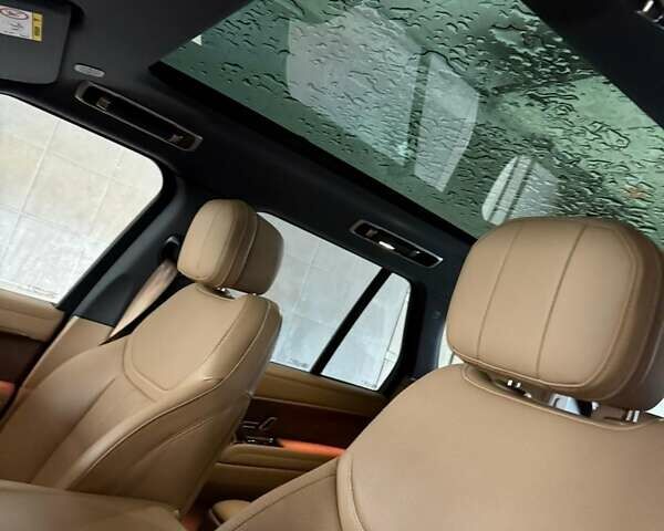 Чорний Ленд Ровер Рендж Ровер, об'ємом двигуна 4.39 л та пробігом 22 тис. км за 188333 $, фото 13 на Automoto.ua