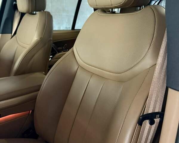 Чорний Ленд Ровер Рендж Ровер, об'ємом двигуна 4.39 л та пробігом 22 тис. км за 188333 $, фото 18 на Automoto.ua