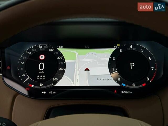 Черный Ленд Ровер Рендж Ровер, объемом двигателя 4.39 л и пробегом 67 тыс. км за 185000 $, фото 46 на Automoto.ua