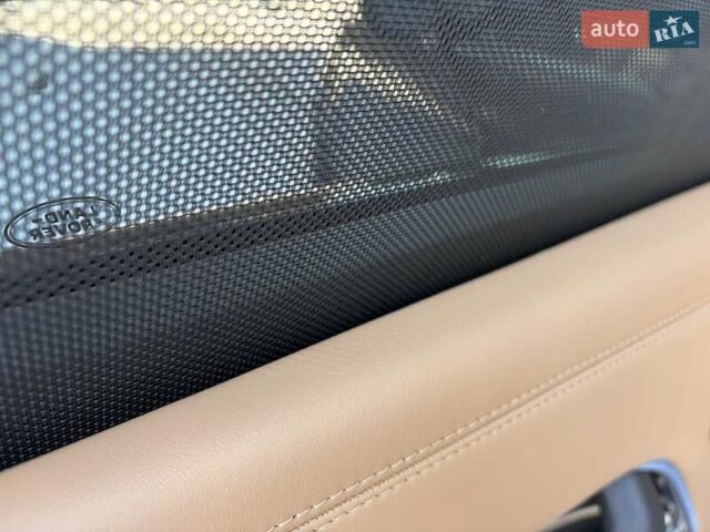 Чорний Ленд Ровер Рендж Ровер, об'ємом двигуна 3 л та пробігом 40 тис. км за 175333 $, фото 17 на Automoto.ua