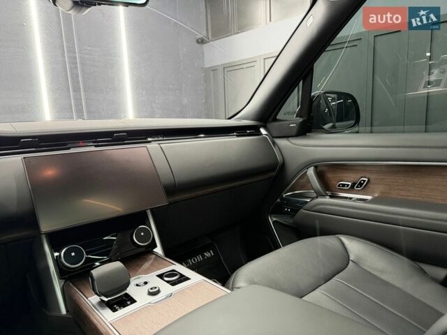 Черный Ленд Ровер Рендж Ровер, объемом двигателя 4.39 л и пробегом 46 тыс. км за 174000 $, фото 57 на Automoto.ua