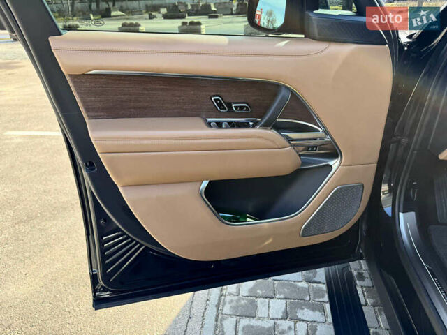 Чорний Ленд Ровер Рендж Ровер, об'ємом двигуна 4.39 л та пробігом 69 тис. км за 170000 $, фото 18 на Automoto.ua