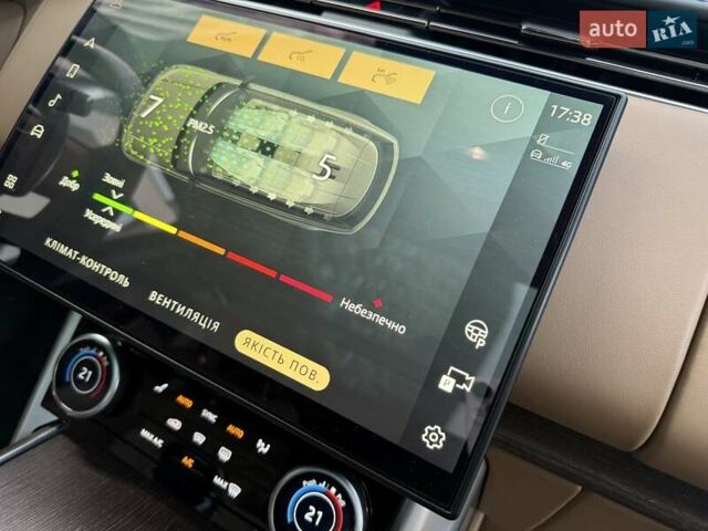 Ленд Ровер Рендж Ровер 2023 в Киеве на Automoto.ua Черный Ленд Ровер Рендж Ровер, объемом двигателя 4.39 л и пробегом 19 тыс. км за 221000 $, фото 3 на Automoto.ua