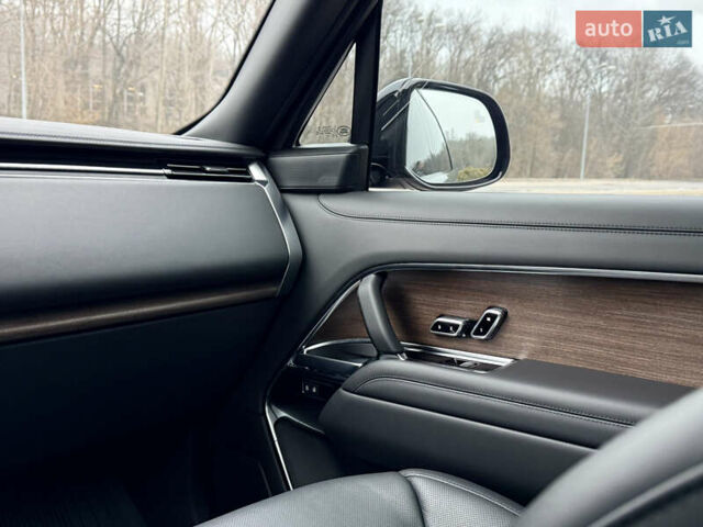 Черный Ленд Ровер Рендж Ровер, объемом двигателя 4.39 л и пробегом 49 тыс. км за 187000 $, фото 1 на Automoto.ua