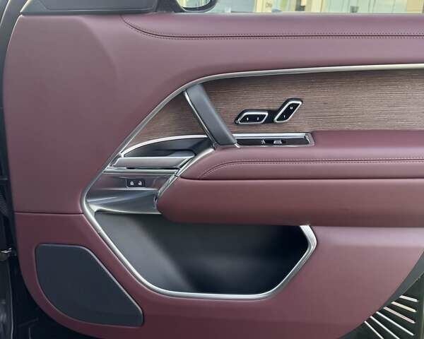 Чорний Ленд Ровер Рендж Ровер, об'ємом двигуна 3 л та пробігом 37 тис. км за 147000 $, фото 38 на Automoto.ua