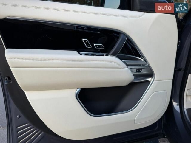 Чорний Ленд Ровер Рендж Ровер, об'ємом двигуна 3 л та пробігом 9 тис. км за 179900 $, фото 40 на Automoto.ua