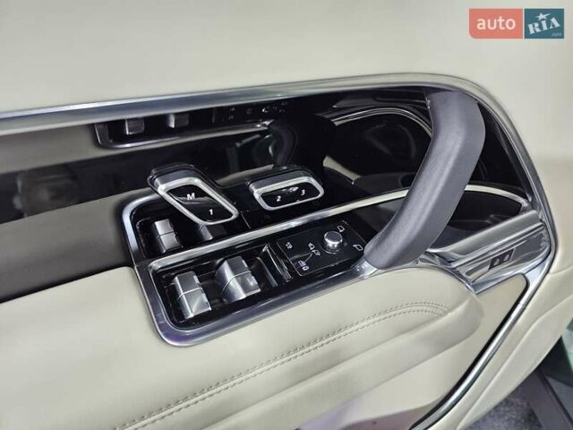 Чорний Ленд Ровер Рендж Ровер, об'ємом двигуна 4.39 л та пробігом 39 тис. км за 159999 $, фото 27 на Automoto.ua