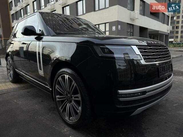 Ленд Ровер Рендж Ровер 2023 в Киеве на Automoto.ua Черный Ленд Ровер Рендж Ровер, объемом двигателя 4.39 л и пробегом 19 тыс. км за 221000 $, фото 34 на Automoto.ua