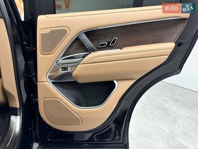 Ленд Ровер Рендж Ровер 2023 в Киеве на Automoto.ua Черный Ленд Ровер Рендж Ровер, объемом двигателя 3 л и пробегом 29 тыс. км за 187800 $, фото 51 на Automoto.ua