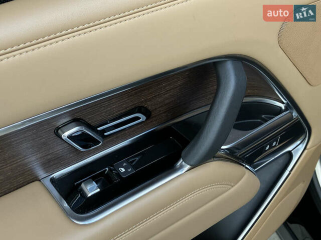 Чорний Ленд Ровер Рендж Ровер, об'ємом двигуна 3 л та пробігом 82 тис. км за 154000 $, фото 21 на Automoto.ua