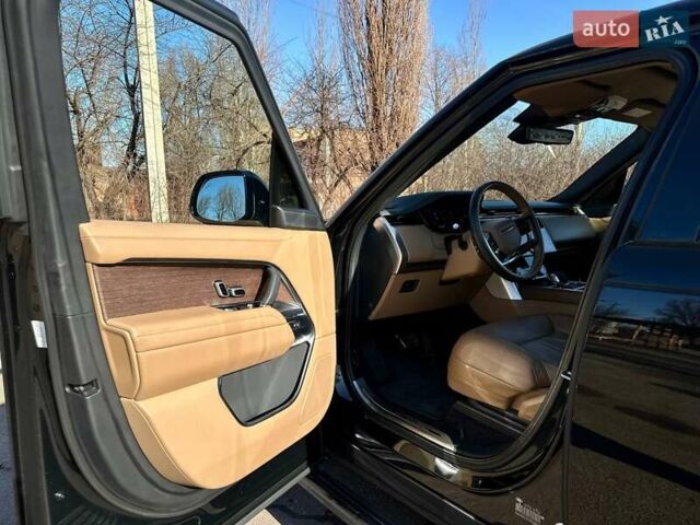 Чорний Ленд Ровер Рендж Ровер, об'ємом двигуна 4.39 л та пробігом 64 тис. км за 179900 $, фото 26 на Automoto.ua