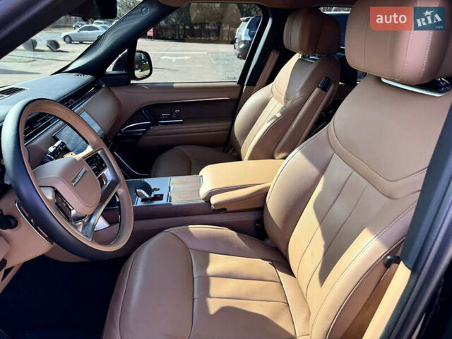 Чорний Ленд Ровер Рендж Ровер, об'ємом двигуна 4.39 л та пробігом 69 тис. км за 170000 $, фото 14 на Automoto.ua