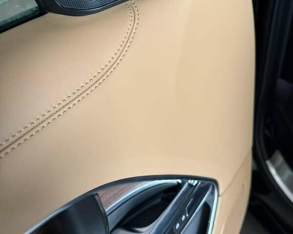 Чорний Ленд Ровер Рендж Ровер, об'ємом двигуна 4.39 л та пробігом 22 тис. км за 188333 $, фото 16 на Automoto.ua