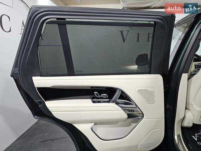 Чорний Ленд Ровер Рендж Ровер, об'ємом двигуна 4.39 л та пробігом 39 тис. км за 159999 $, фото 15 на Automoto.ua