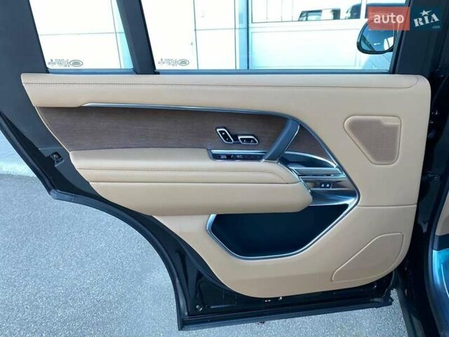 Черный Ленд Ровер Рендж Ровер, объемом двигателя 4.39 л и пробегом 97 тыс. км за 175000 $, фото 12 на Automoto.ua