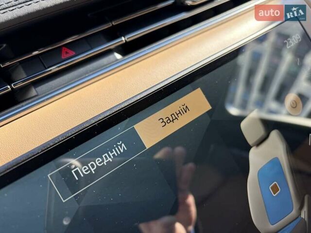 Чорний Ленд Ровер Рендж Ровер, об'ємом двигуна 3 л та пробігом 40 тис. км за 175333 $, фото 2 на Automoto.ua