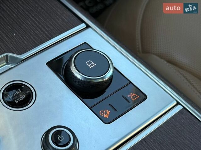 Чорний Ленд Ровер Рендж Ровер, об'ємом двигуна 3 л та пробігом 31 тис. км за 159000 $, фото 79 на Automoto.ua