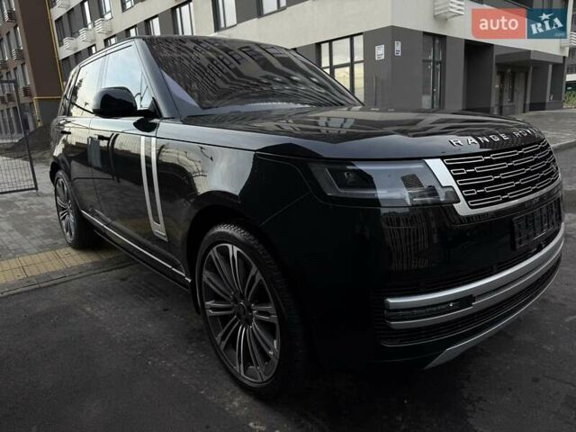 Ленд Ровер Рендж Ровер 2023 в Киеве на Automoto.ua Черный Ленд Ровер Рендж Ровер, объемом двигателя 4.39 л и пробегом 19 тыс. км за 221000 $, фото 35 на Automoto.ua
