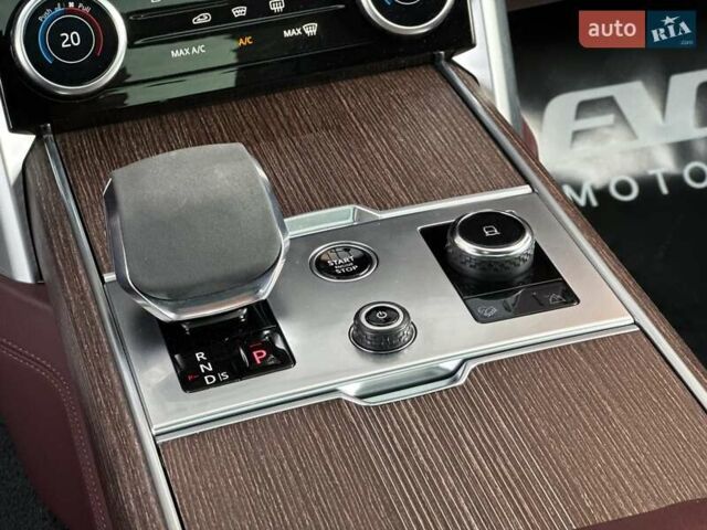 Чорний Ленд Ровер Рендж Ровер, об'ємом двигуна 4.39 л та пробігом 57 тис. км за 176000 $, фото 24 на Automoto.ua