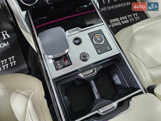 Чорний Ленд Ровер Рендж Ровер, об'ємом двигуна 4.39 л та пробігом 39 тис. км за 159999 $, фото 30 на Automoto.ua