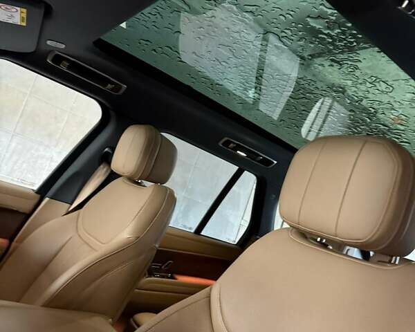 Чорний Ленд Ровер Рендж Ровер, об'ємом двигуна 4.39 л та пробігом 22 тис. км за 188333 $, фото 20 на Automoto.ua