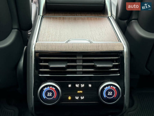 Черный Ленд Ровер Рендж Ровер, объемом двигателя 4.39 л и пробегом 49 тыс. км за 187000 $, фото 17 на Automoto.ua