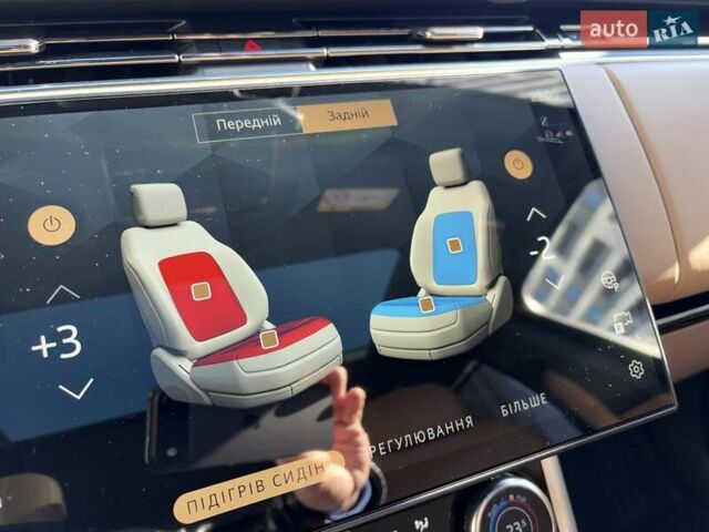 Чорний Ленд Ровер Рендж Ровер, об'ємом двигуна 3 л та пробігом 40 тис. км за 175333 $, фото 3 на Automoto.ua