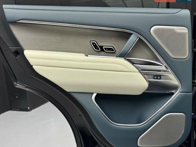 Чорний Ленд Ровер Рендж Ровер, об'ємом двигуна 4.4 л та пробігом 34 тис. км за 268000 $, фото 40 на Automoto.ua