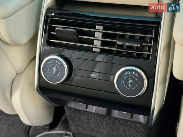 Чорний Ленд Ровер Рендж Ровер, об'ємом двигуна 3 л та пробігом 9 тис. км за 179900 $, фото 77 на Automoto.ua