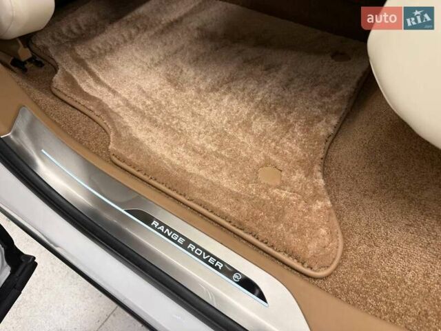 Черный Ленд Ровер Рендж Ровер, объемом двигателя 3 л и пробегом 32 тыс. км за 255000 $, фото 53 на Automoto.ua