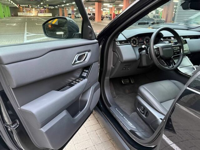 Черный Ленд Ровер Рендж Ровер, объемом двигателя 2 л и пробегом 20 тыс. км за 69000 $, фото 4 на Automoto.ua