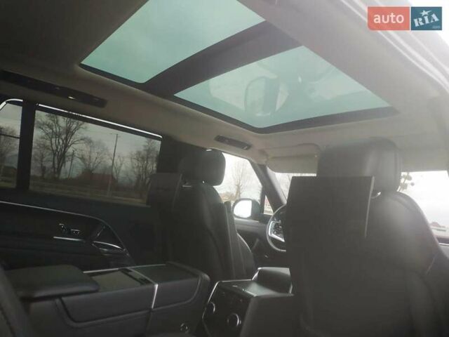 Черный Ленд Ровер Рендж Ровер, объемом двигателя 4.39 л и пробегом 55 тыс. км за 165000 $, фото 17 на Automoto.ua