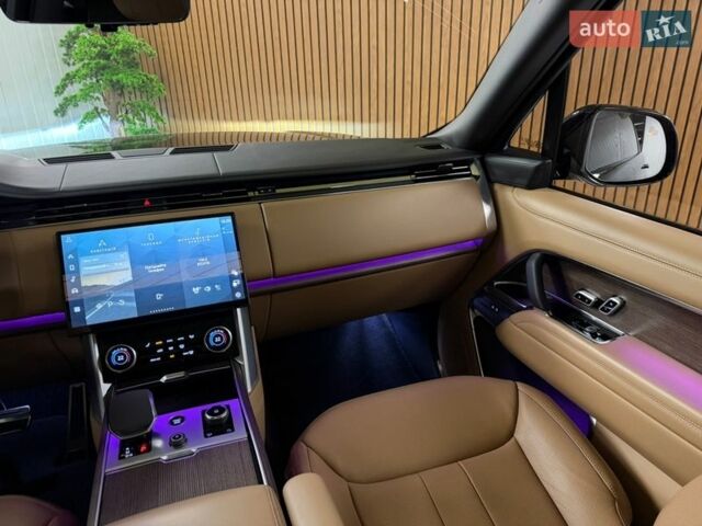 Черный Ленд Ровер Рендж Ровер, объемом двигателя 4.39 л и пробегом 70 тыс. км за 169000 $, фото 22 на Automoto.ua