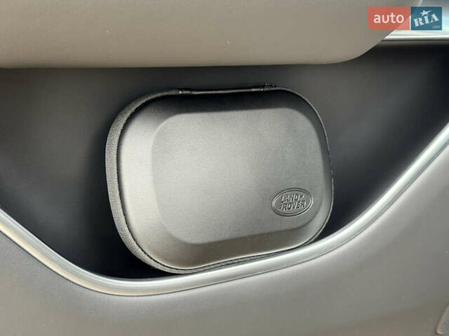 Черный Ленд Ровер Рендж Ровер, объемом двигателя 4.39 л и пробегом 49 тыс. км за 187000 $, фото 26 на Automoto.ua