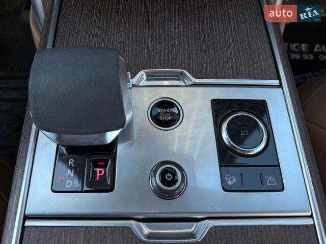 Чорний Ленд Ровер Рендж Ровер, об'ємом двигуна 3 л та пробігом 31 тис. км за 159000 $, фото 69 на Automoto.ua