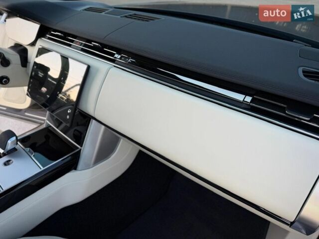 Чорний Ленд Ровер Рендж Ровер, об'ємом двигуна 3 л та пробігом 9 тис. км за 179900 $, фото 56 на Automoto.ua