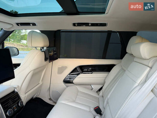 Чорний Ленд Ровер Рендж Ровер, об'ємом двигуна 4.4 л та пробігом 25 тис. км за 160000 $, фото 3 на Automoto.ua