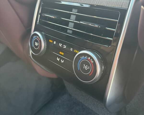 Чорний Ленд Ровер Рендж Ровер, об'ємом двигуна 3 л та пробігом 37 тис. км за 147000 $, фото 40 на Automoto.ua