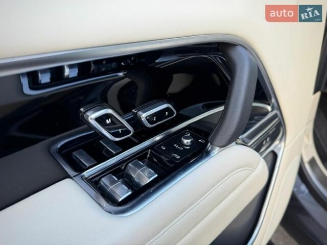 Чорний Ленд Ровер Рендж Ровер, об'ємом двигуна 3 л та пробігом 9 тис. км за 179900 $, фото 39 на Automoto.ua