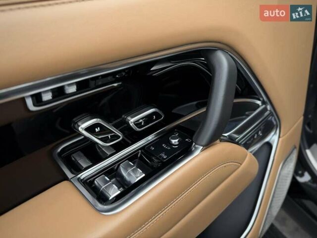 Черный Ленд Ровер Рендж Ровер, объемом двигателя 4.39 л и пробегом 67 тыс. км за 185000 $, фото 98 на Automoto.ua