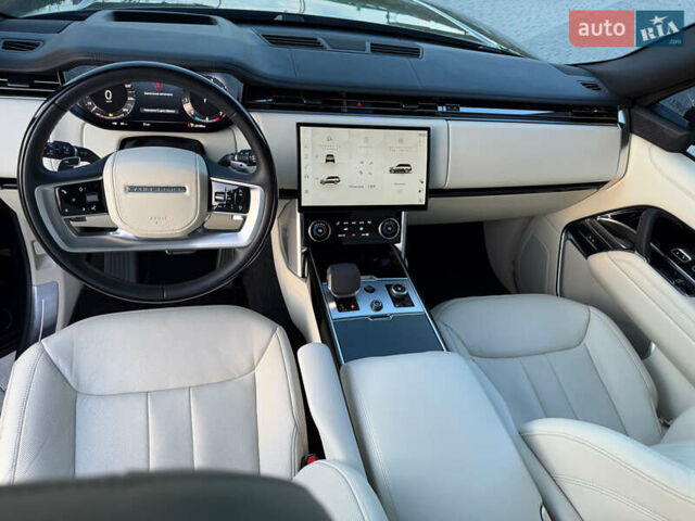 Чорний Ленд Ровер Рендж Ровер, об'ємом двигуна 4.4 л та пробігом 25 тис. км за 160000 $, фото 1 на Automoto.ua