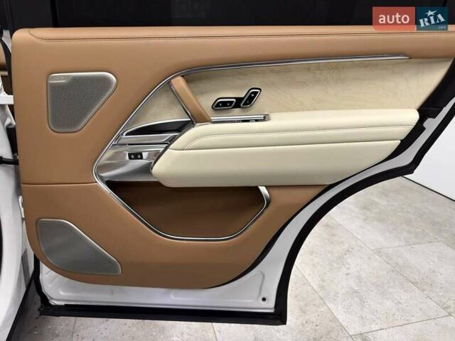 Черный Ленд Ровер Рендж Ровер, объемом двигателя 3 л и пробегом 32 тыс. км за 255000 $, фото 54 на Automoto.ua