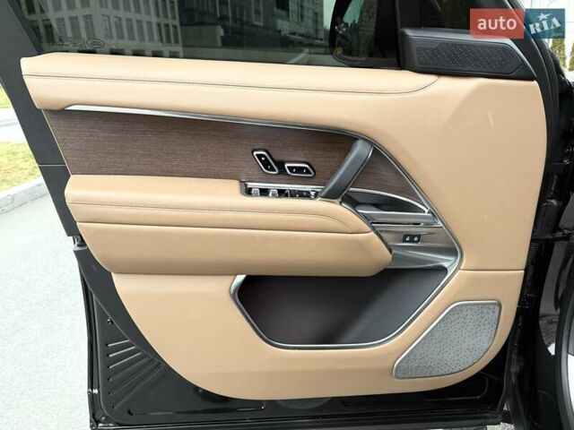 Черный Ленд Ровер Рендж Ровер, объемом двигателя 4.39 л и пробегом 19 тыс. км за 215000 $, фото 18 на Automoto.ua