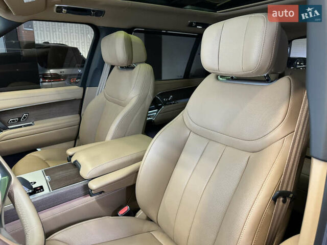 Чорний Ленд Ровер Рендж Ровер, об'ємом двигуна 3 л та пробігом 6 тис. км за 219000 $, фото 29 на Automoto.ua