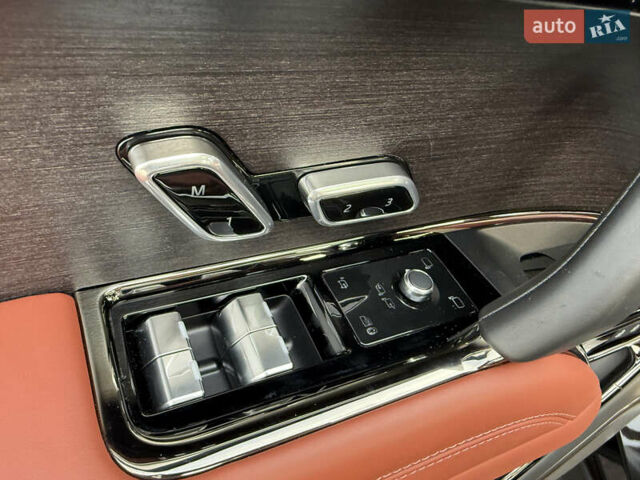 Черный Ленд Ровер Рендж Ровер, объемом двигателя 4.39 л и пробегом 27 тыс. км за 285000 $, фото 42 на Automoto.ua