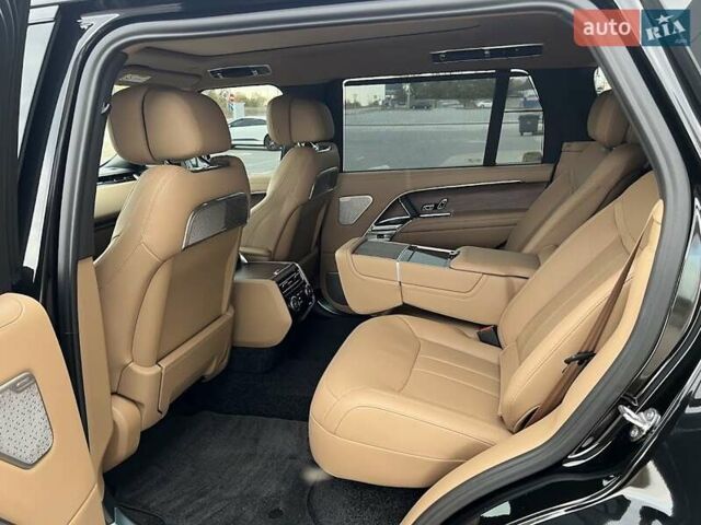 Ленд Ровер Рендж Ровер 2024 в Днепре (Днепропетровске) на Automoto.ua Черный Ленд Ровер Рендж Ровер, объемом двигателя 3 л и пробегом 5 тыс. км за 203000 $, фото 21 на Automoto.ua