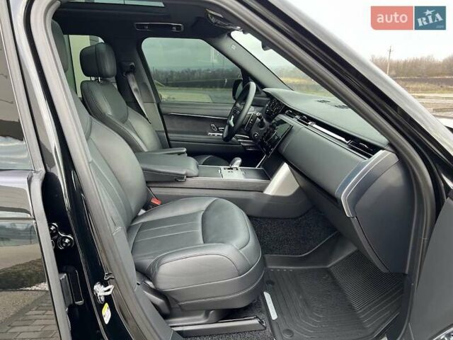Чорний Ленд Ровер Рендж Ровер, об'ємом двигуна 3 л та пробігом 9 тис. км за 198000 $, фото 32 на Automoto.ua