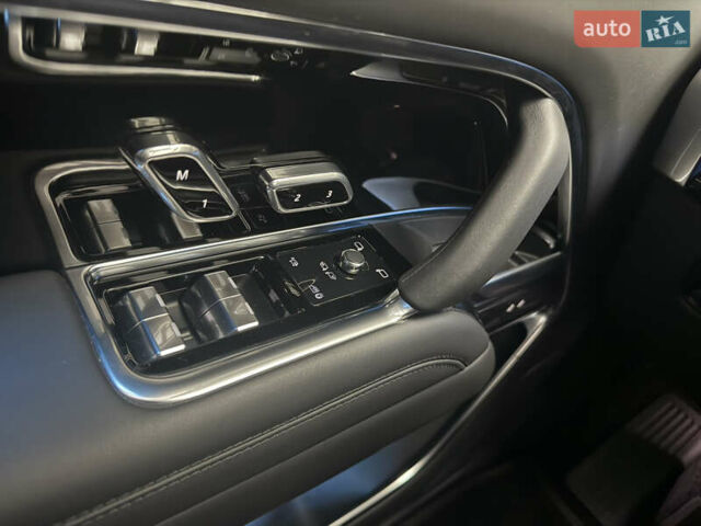 Чорний Ленд Ровер Рендж Ровер, об'ємом двигуна 4.4 л та пробігом 25 тис. км за 165000 $, фото 4 на Automoto.ua