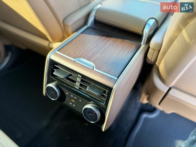 Чорний Ленд Ровер Рендж Ровер, об'ємом двигуна 3 л та пробігом 42 тис. км за 199999 $, фото 27 на Automoto.ua