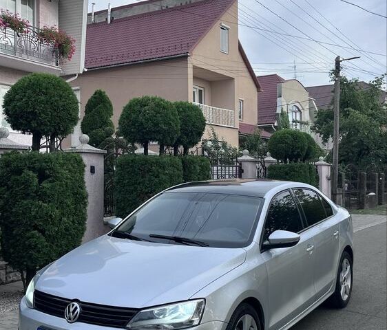 Чорний Ленд Ровер Рендж Ровер, об'ємом двигуна 4.4 л та пробігом 31 тис. км за 248800 $, фото 24 на Automoto.ua